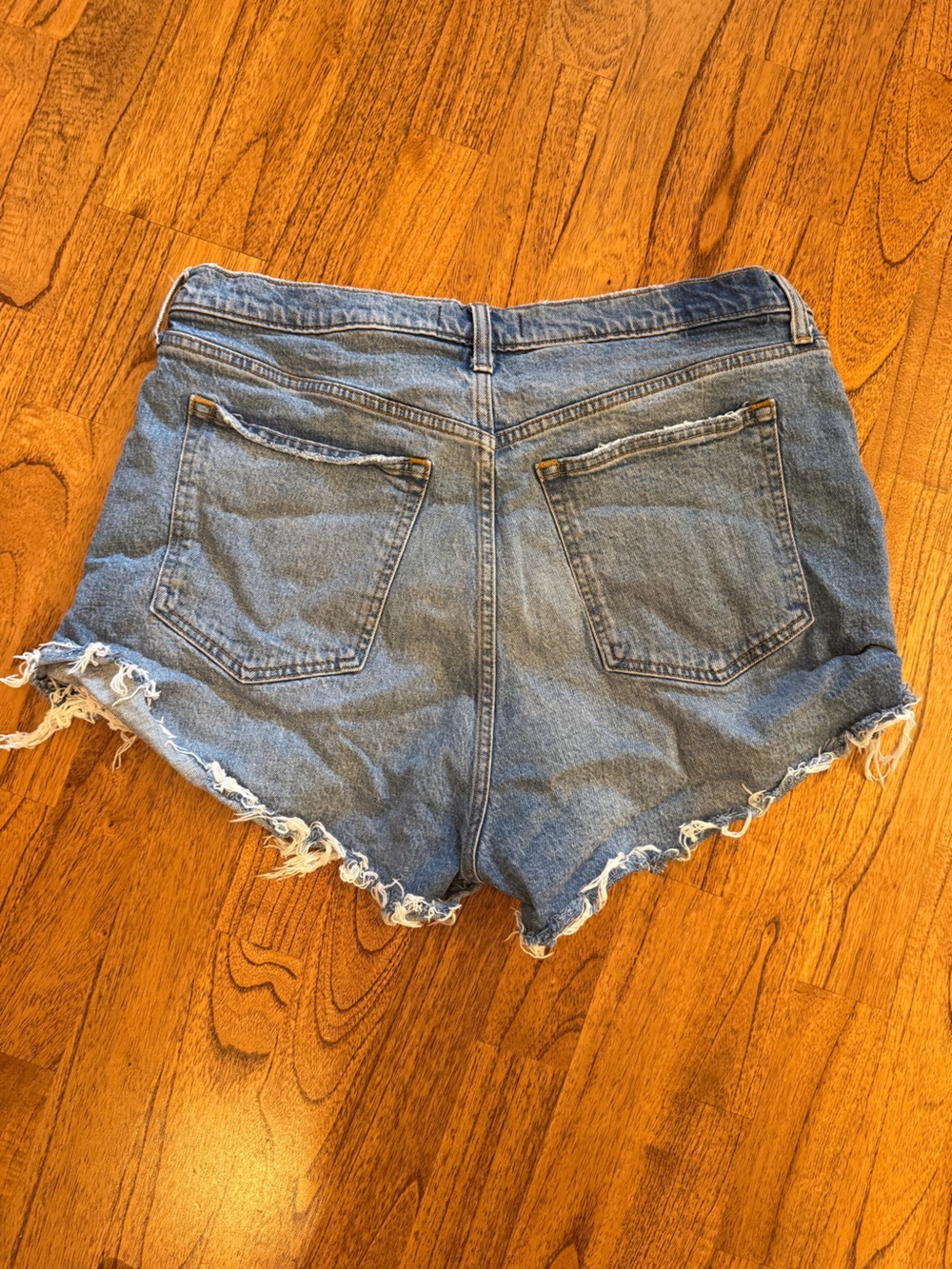 Abercrombie Curve Love Mom High Rise Distressed Denim Shorts Size 33/16 *read - Picture 3 of 4